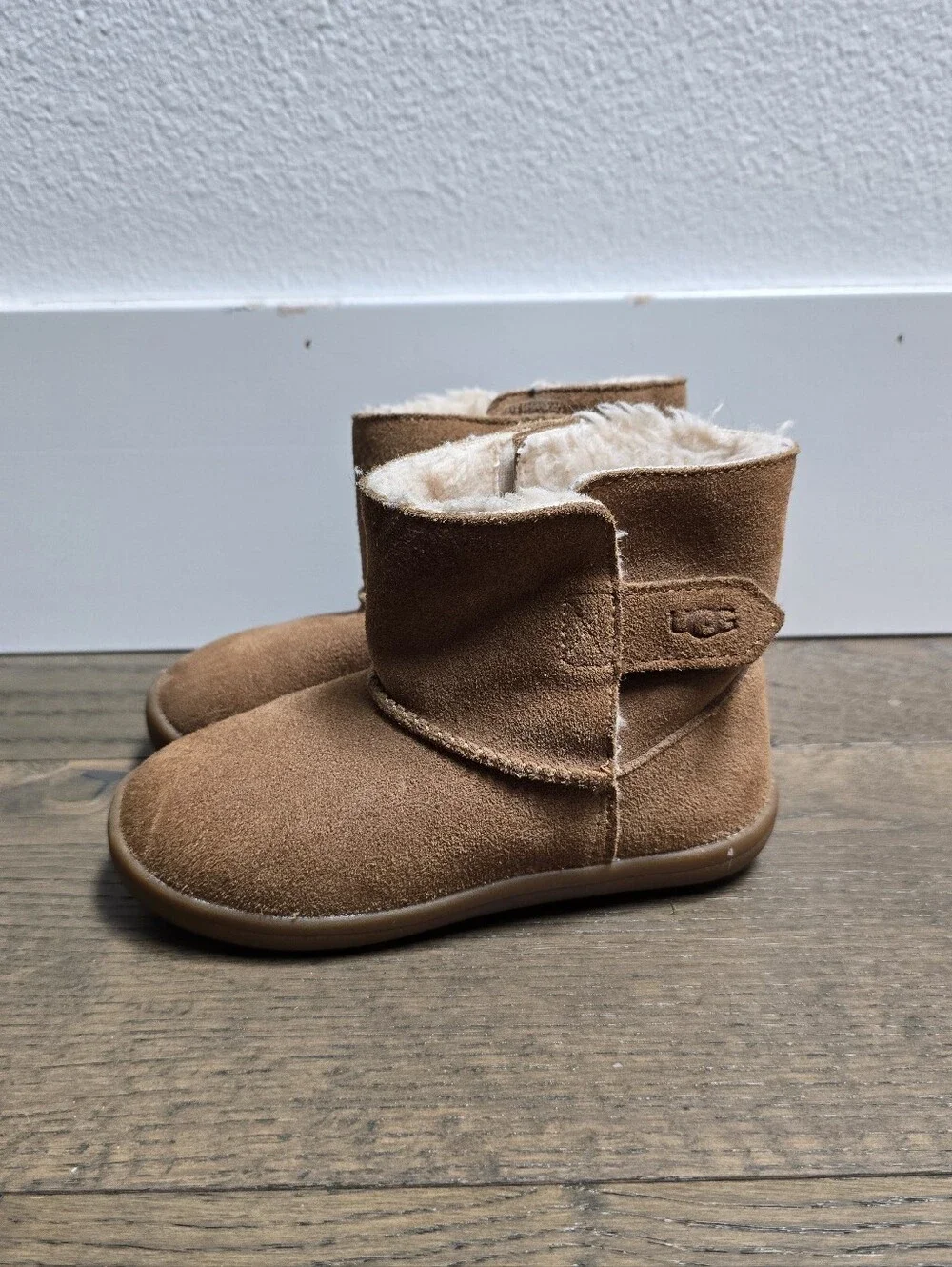 Ugg Keelan II Velcro Fur Lined Boot in Chestnut 10C